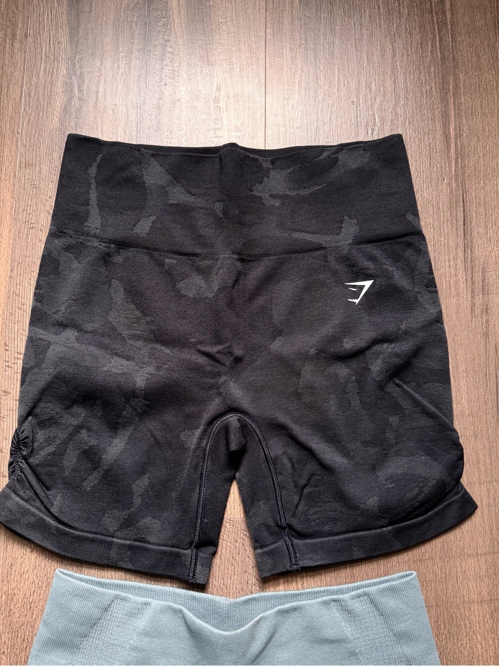 LOT OF 4 Gymshark Seamless Shorts - Picture 4 of 6
